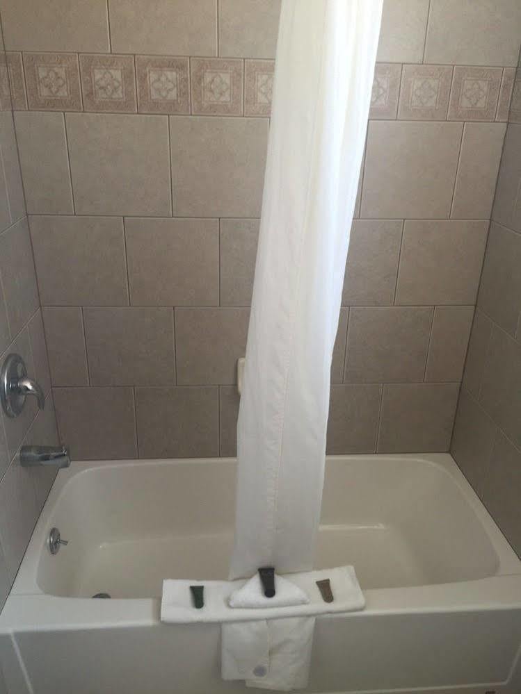 Whispering Sands Motel Hanksville Экстерьер фото
