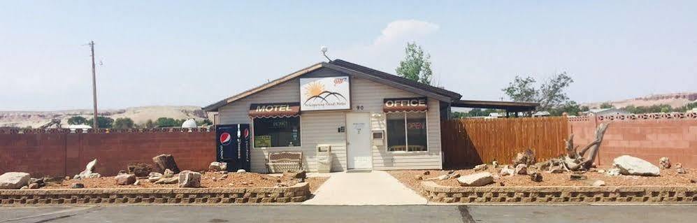 Whispering Sands Motel Hanksville Экстерьер фото